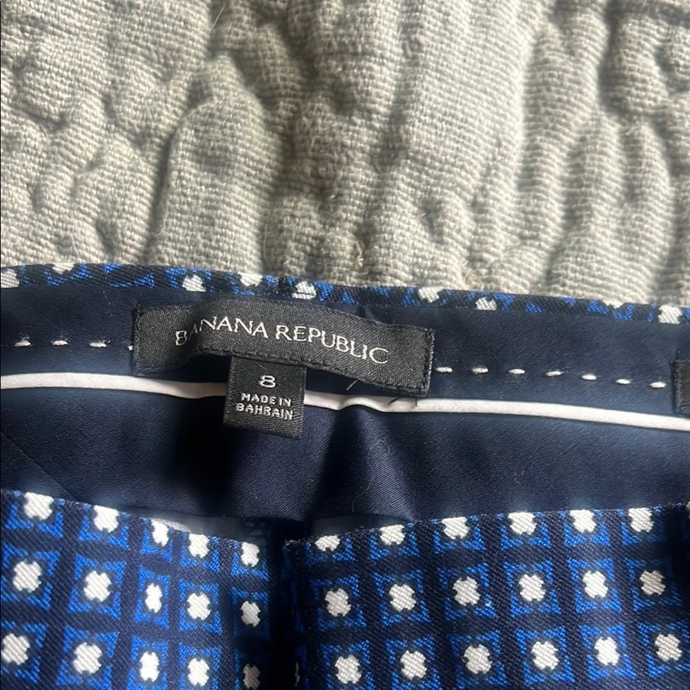 Banana Republic Navy and White Checkered Capris SZ 8